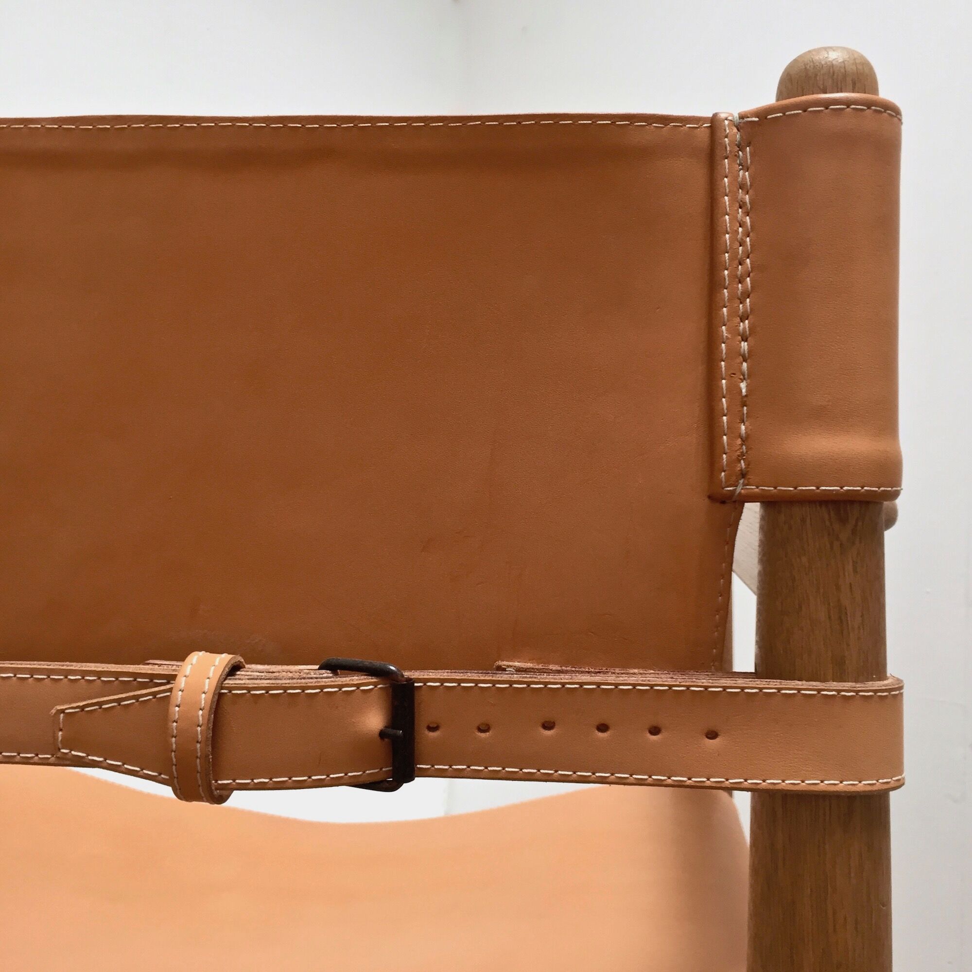 Wood and leather armchairs Borge Mogensen