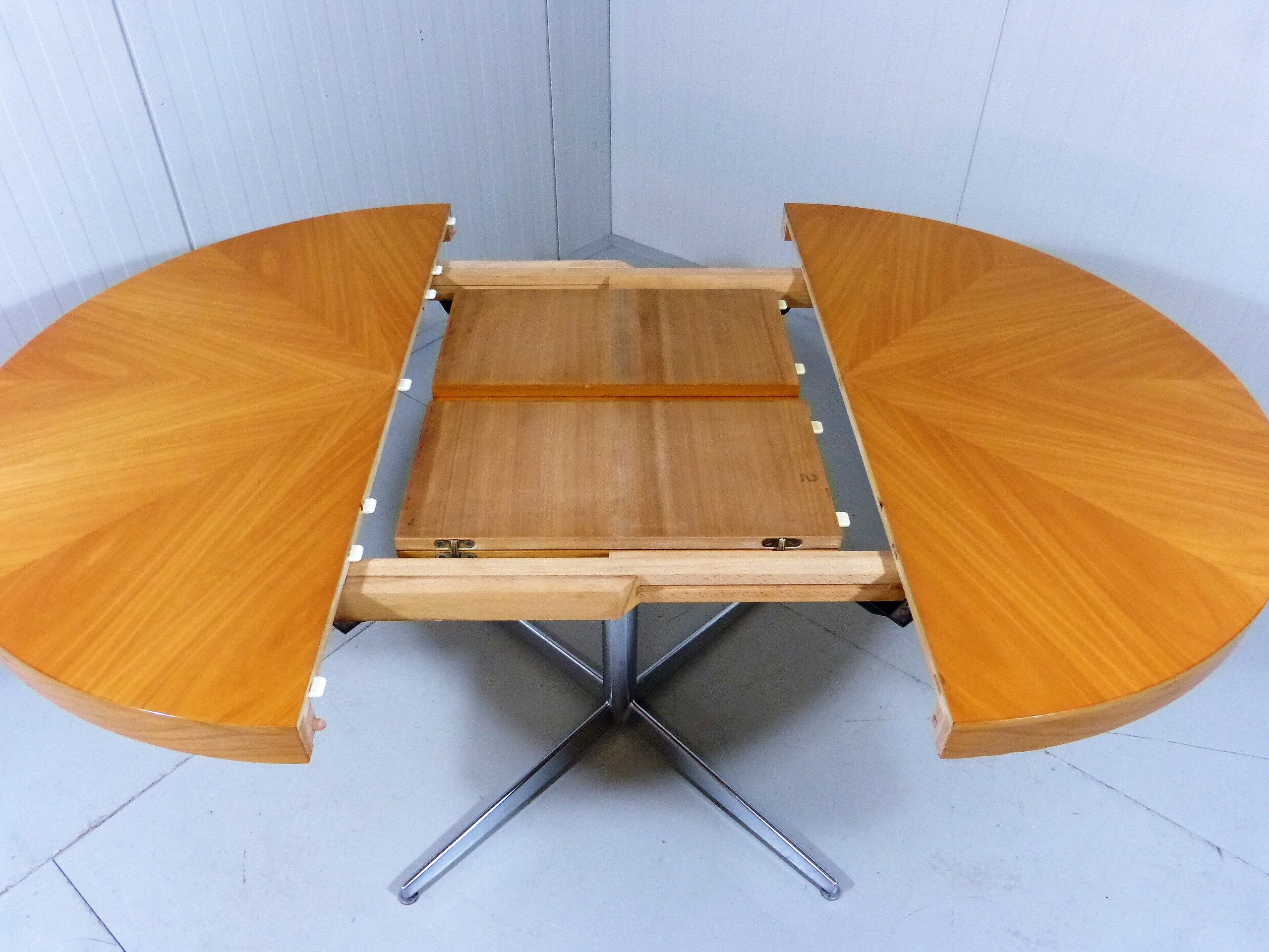 Retractable dining table round oval, 1960’s