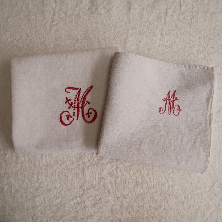 Set of 2 linen tea towels, red embroidery, monogram M