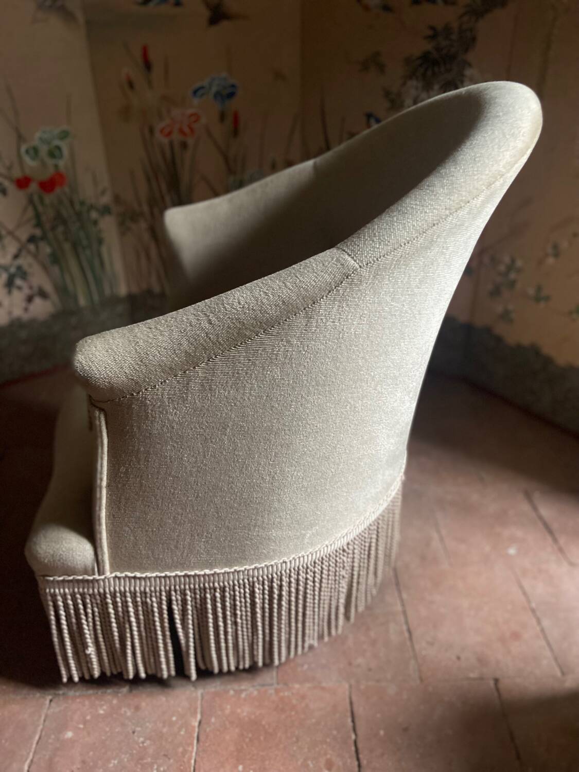 Old toad armchair in beige velvet