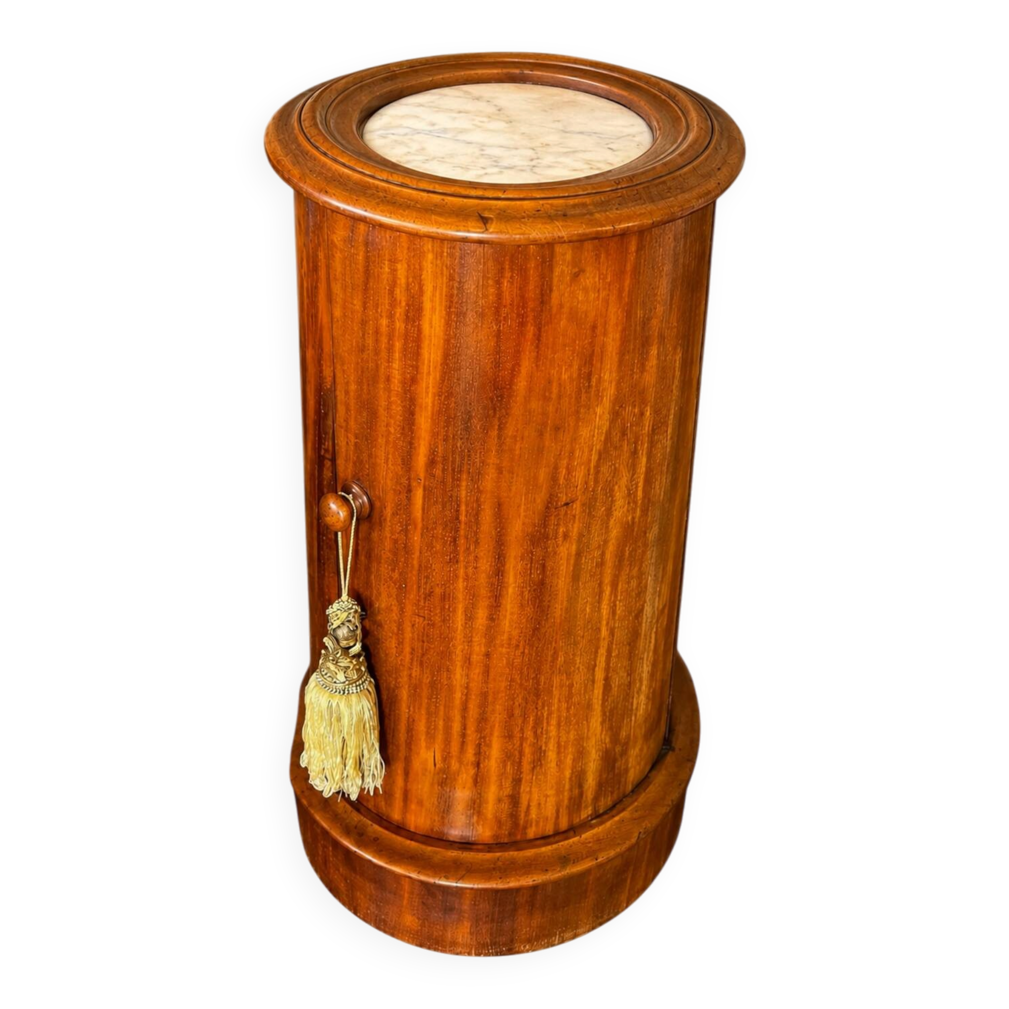 Somno in solid blonde acacia - topped with a white veined marble empire