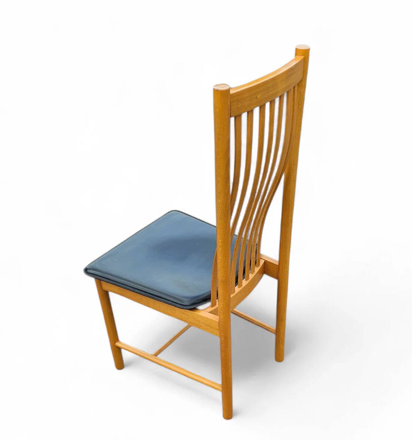 4 x Bros Nova chairs / leather seats