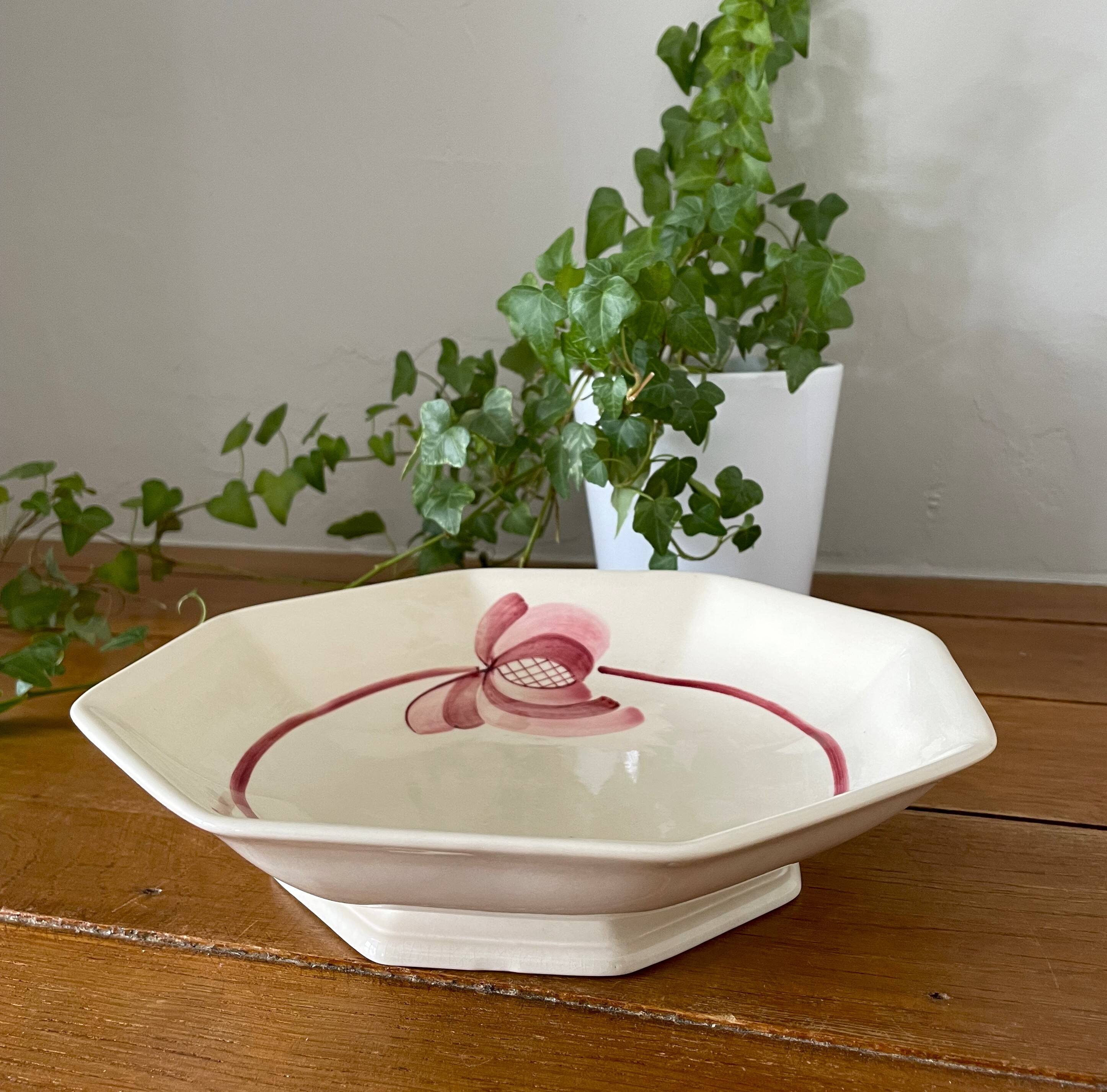 Antique compote dish in Villeroy & Boch earthenware.