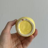 Salière en forme de poire en céramique jaune