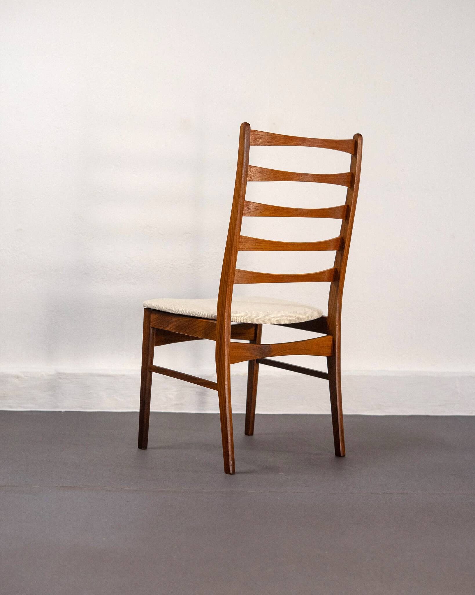 Set of 2 Danish Dining Chairs made of Teak and Beige Upholstery, circa 1960