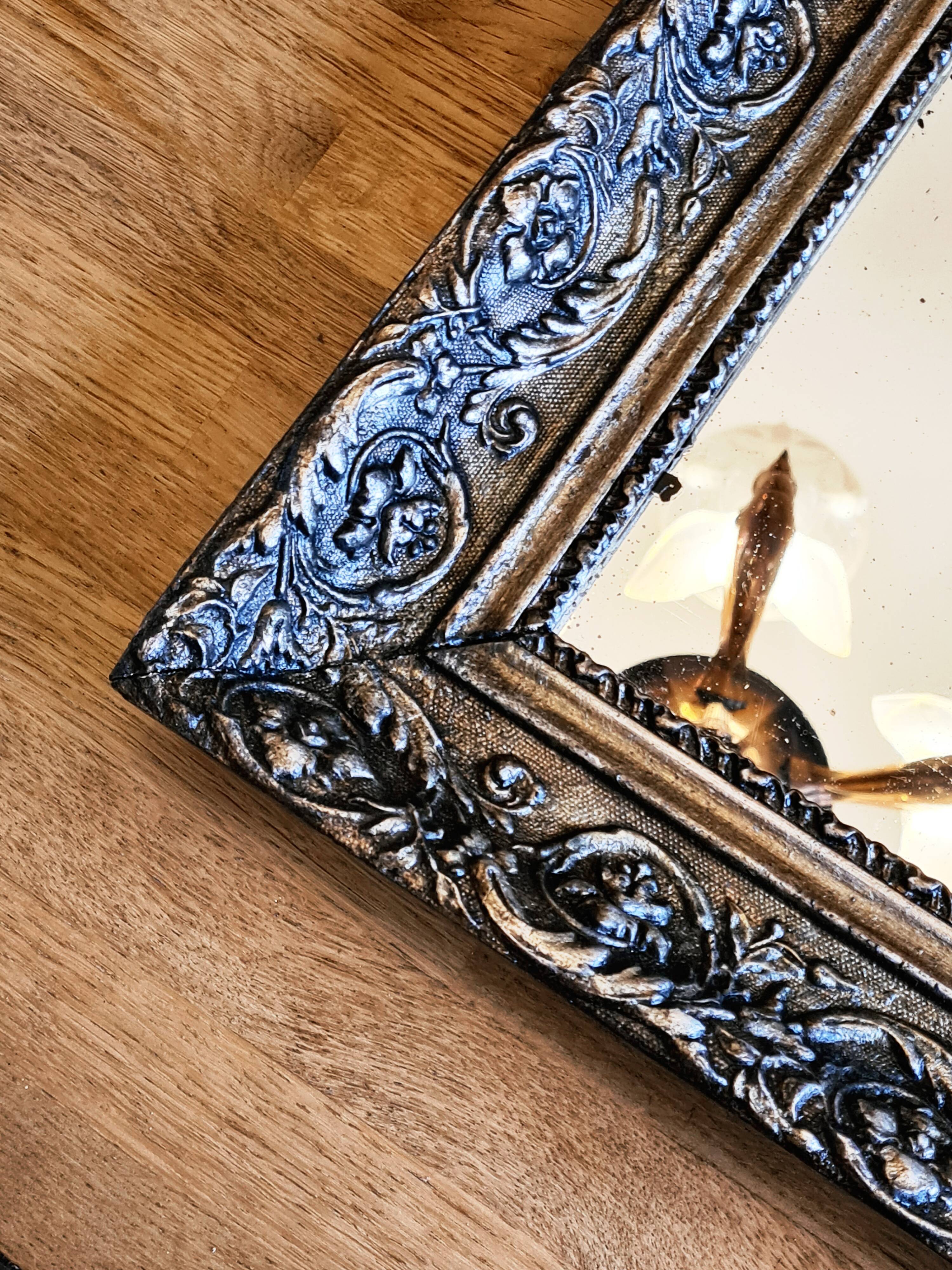 Antique silvered mirror "Barthélémy" – elegance and poetry of time