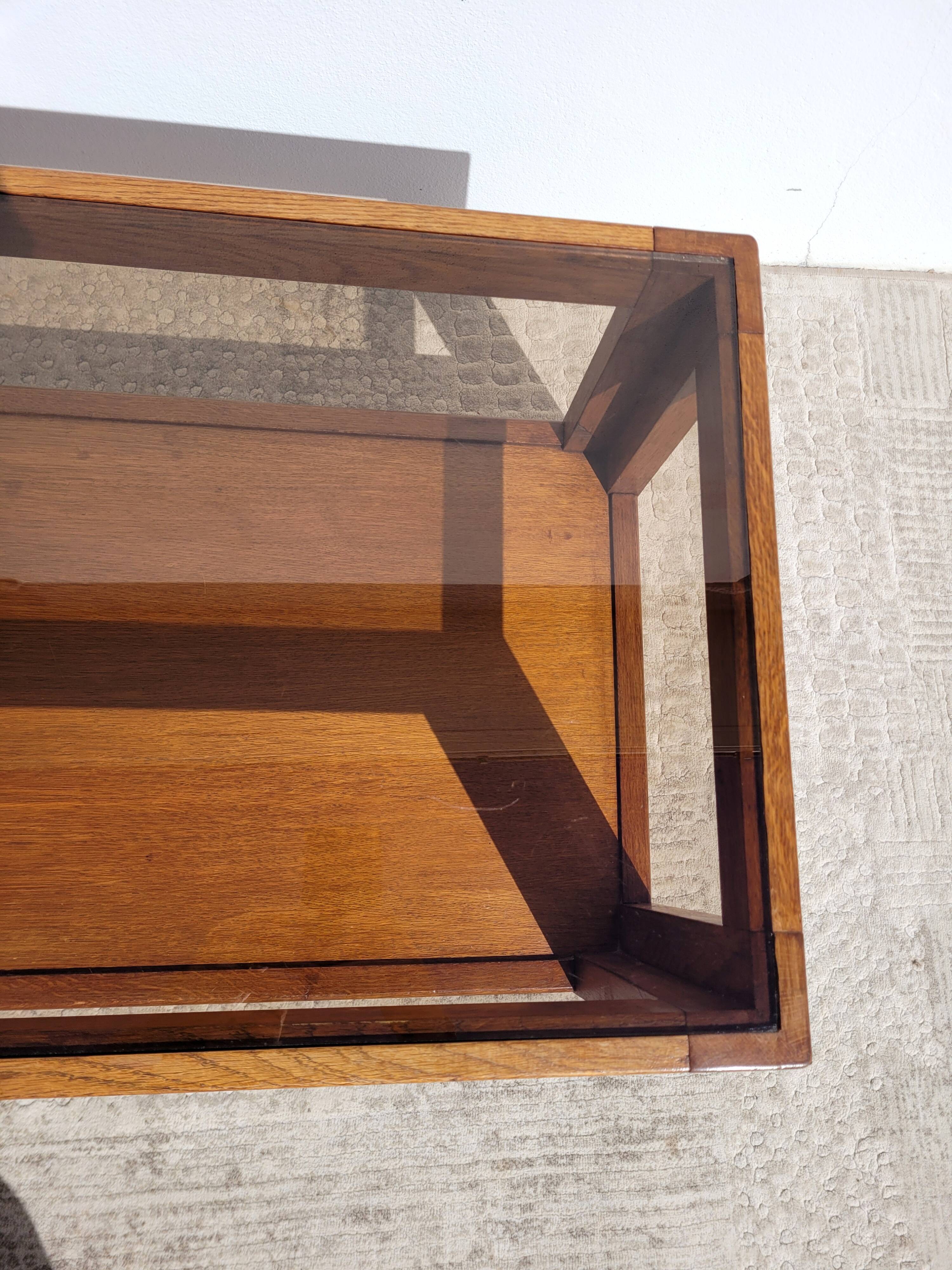 Table basse vintage bois et verre fumé 1970