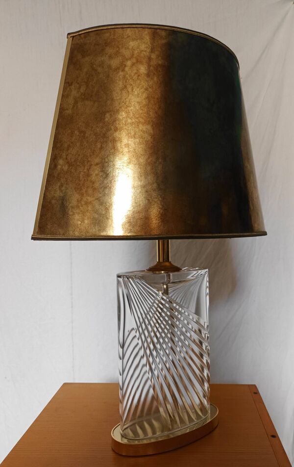 Lampe a poser en cristal taillé et laiton des années 70