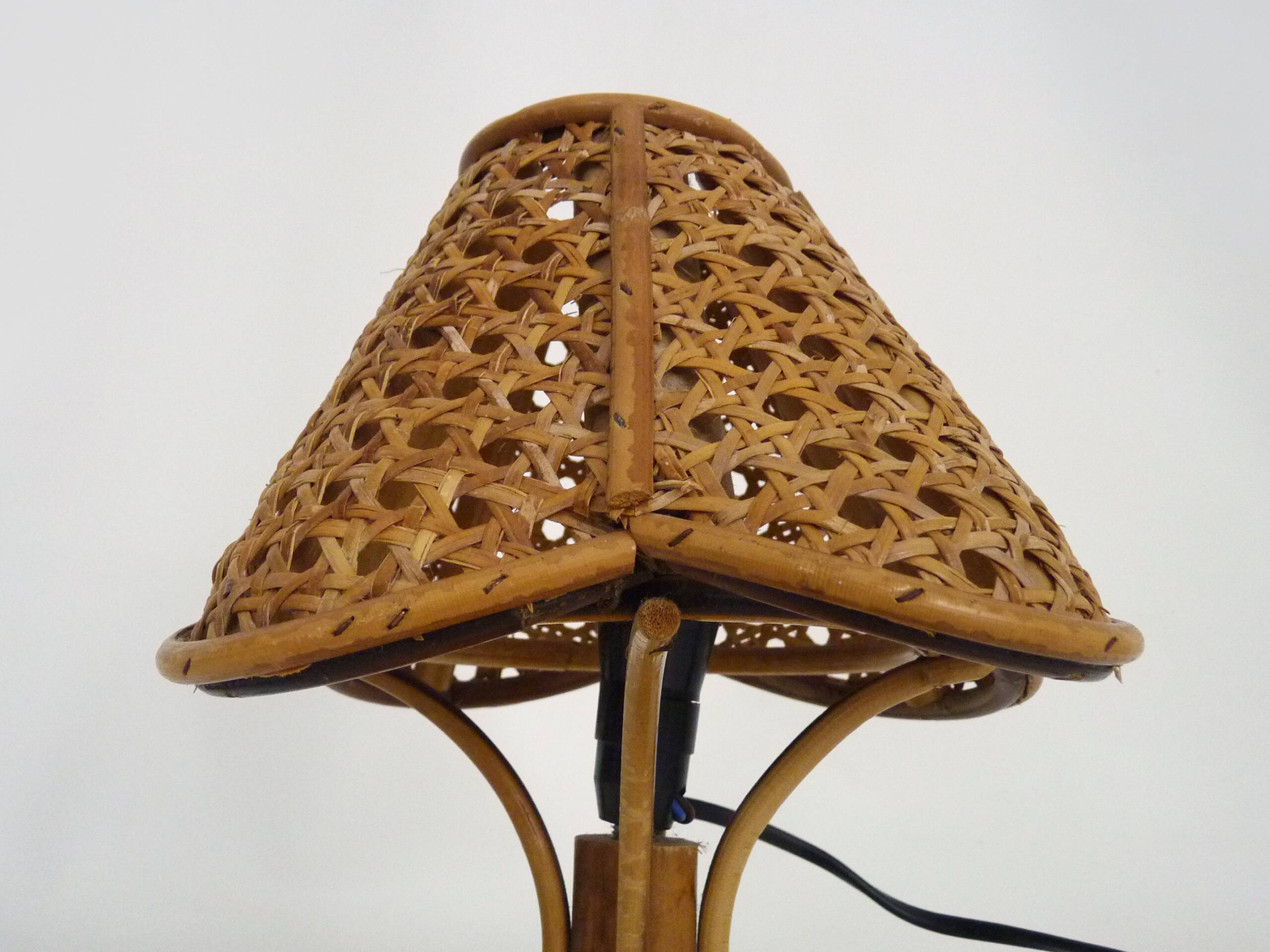 Lampe en bambou rotin cannage. Italie Années 50 60
