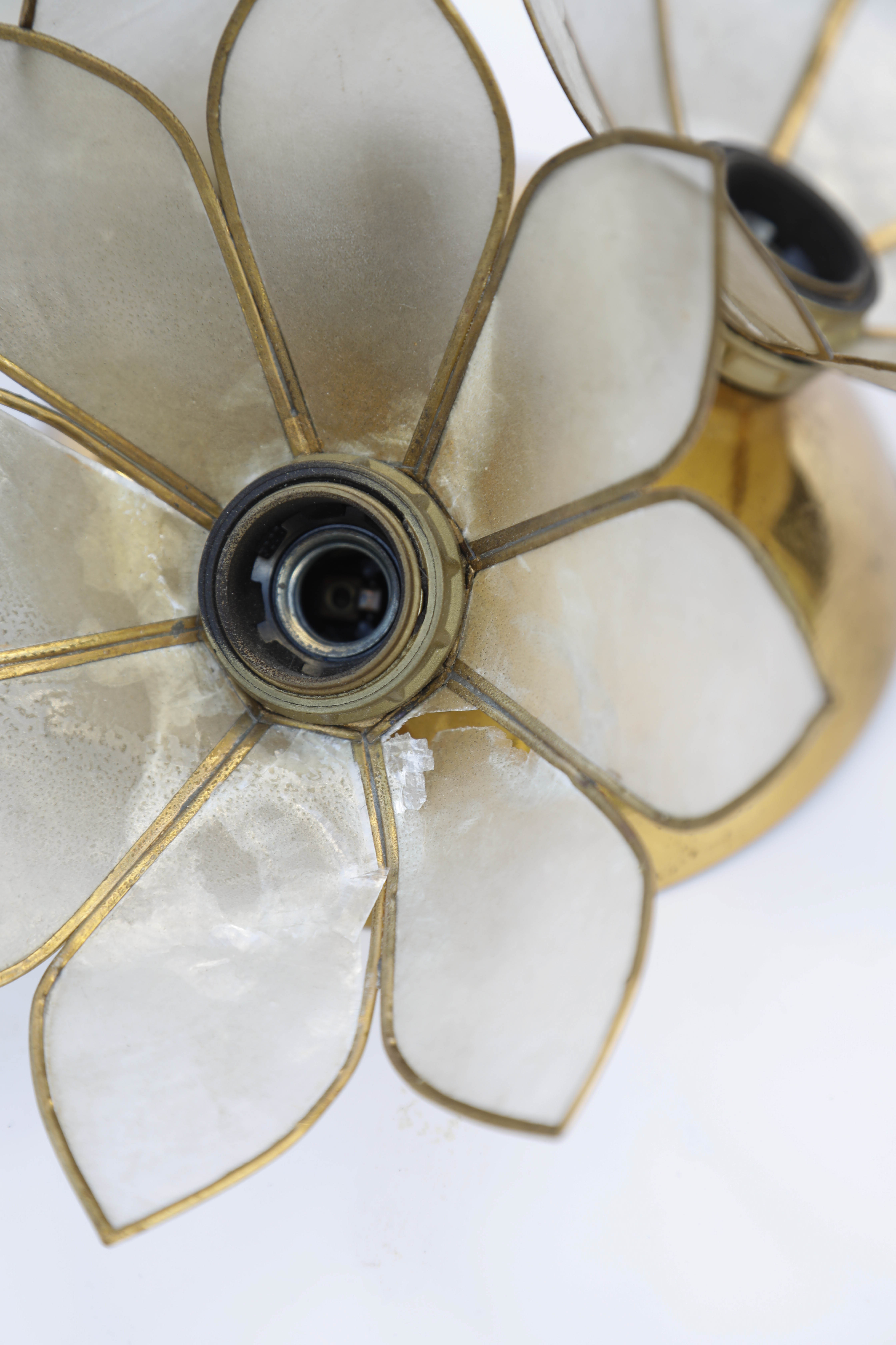Sconce or cap brass gilded mother-of-pearl flowers