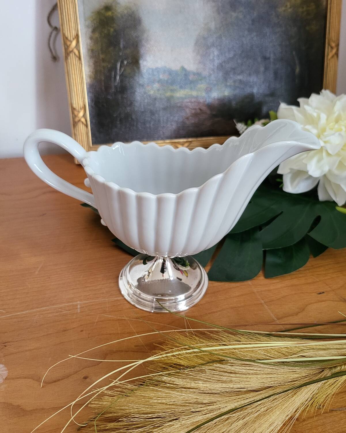 Porcelain and silver-plated gravy boat