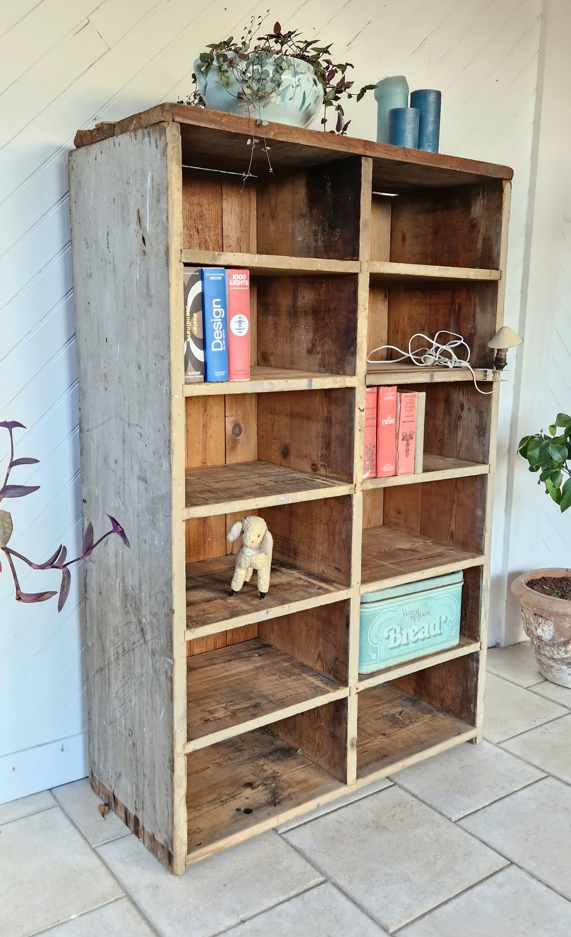 Meuble à case