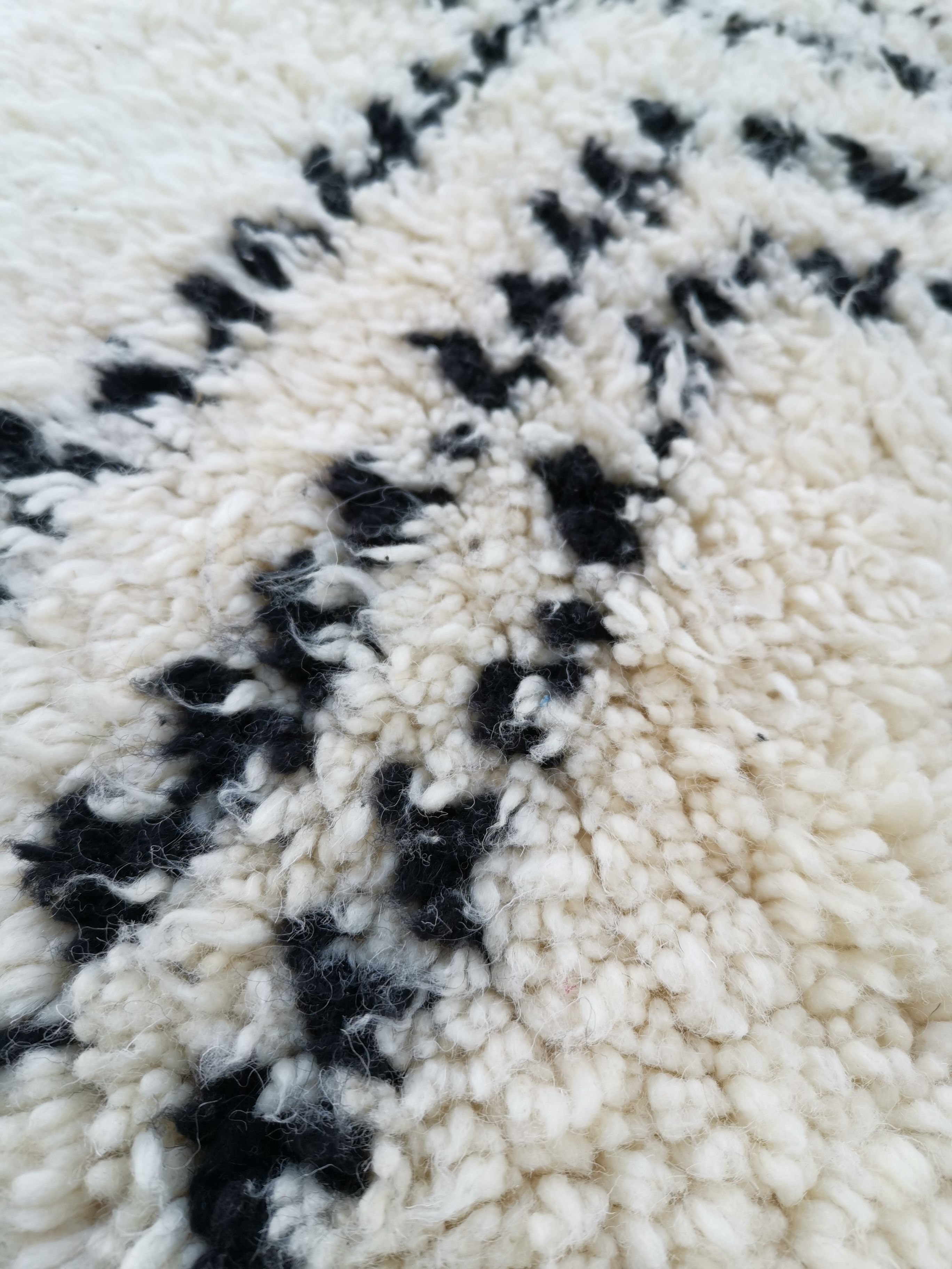 Handmade wool beni orarain rug 260x185 cm