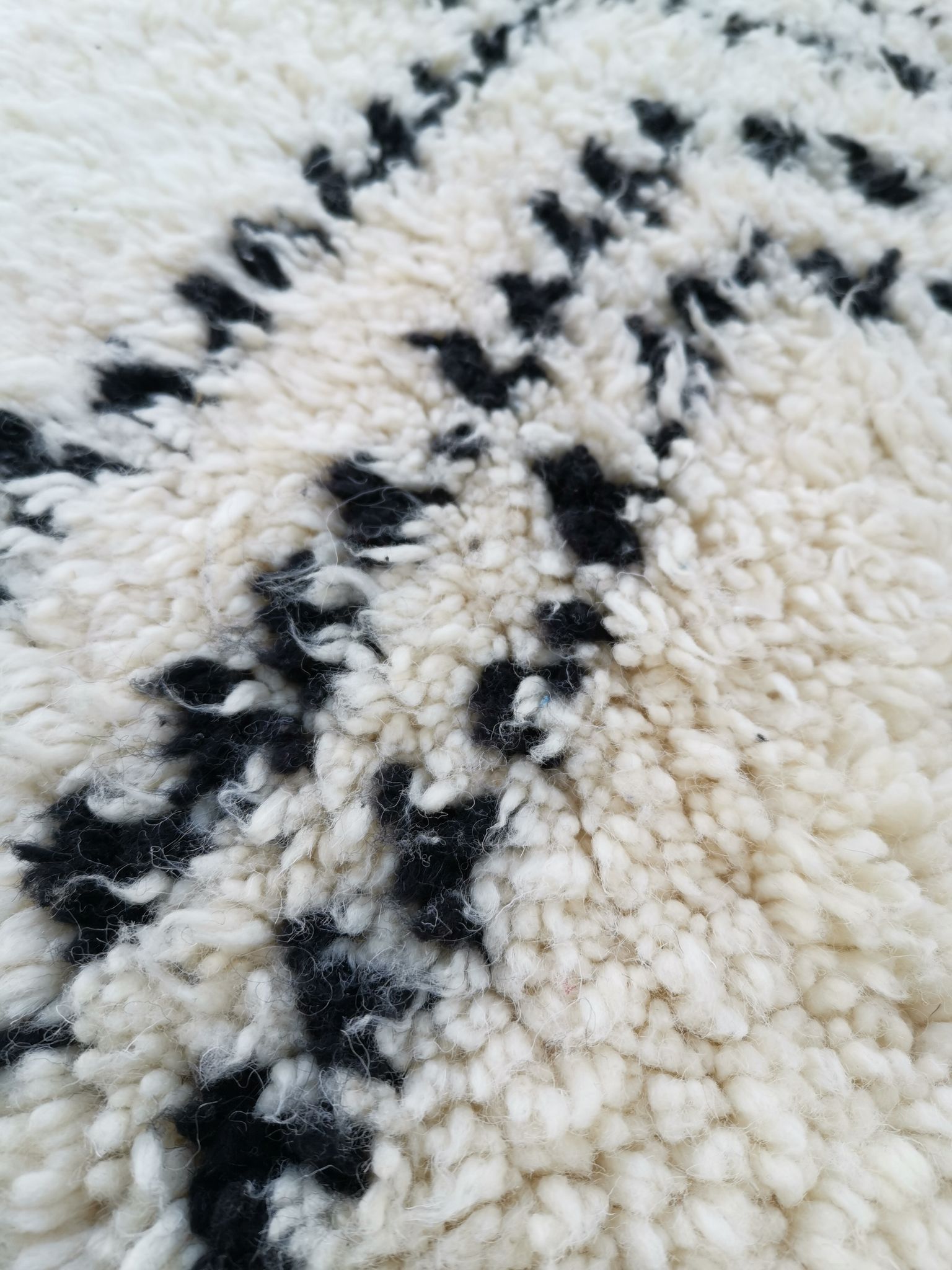 Tapis beni ouarain en laine fait main 260x185 cm