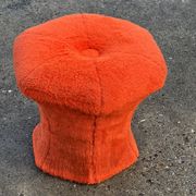 Pouf repose-pieds rond recouvert de peluche en forme de champignon vintage des années 60 et 70