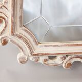 Miroir mural en bois sculpté. Miroir classique.