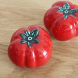 Salt and pepper tomato in vintage slurry