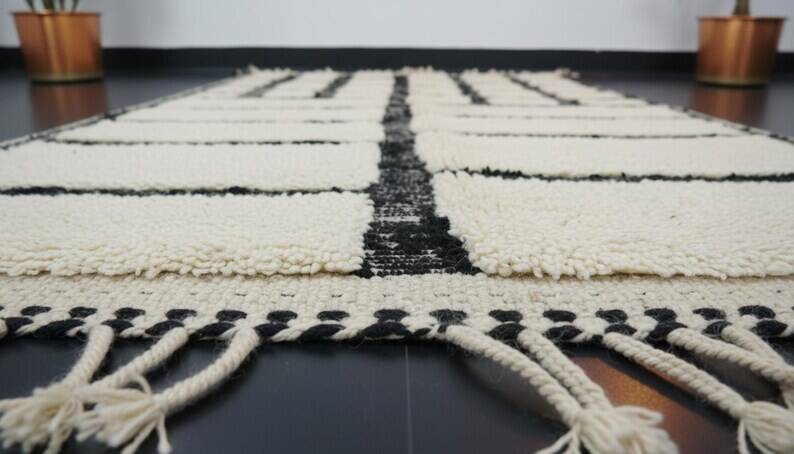 Handmade Beni Ourain rug, 150/250cm