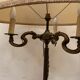 Lampadaire a trois bras de lumière en laiton