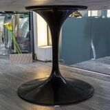 Dining table by Eero Saarinen for Knoll International