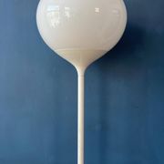 Lampadaire vintage blanc style Guzzini Space Age Mid-Century