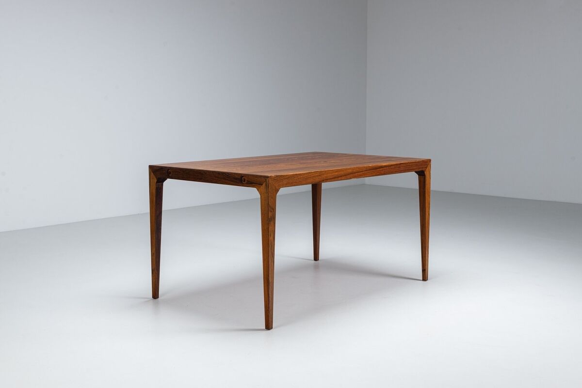 Kai Winding dining table in rosewood Poul Hundevad Denmark 1960