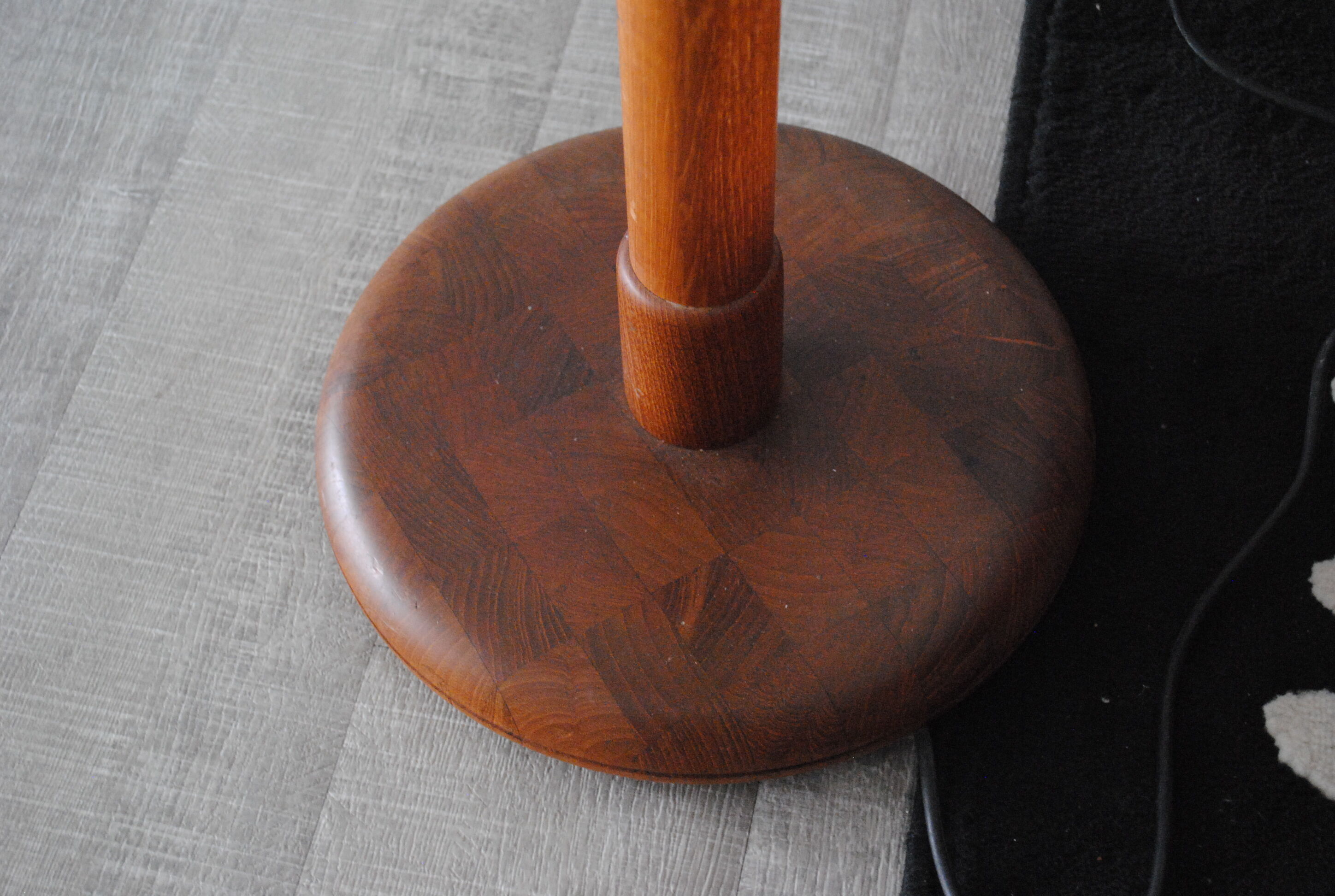 Scandinavian wooden lamppost