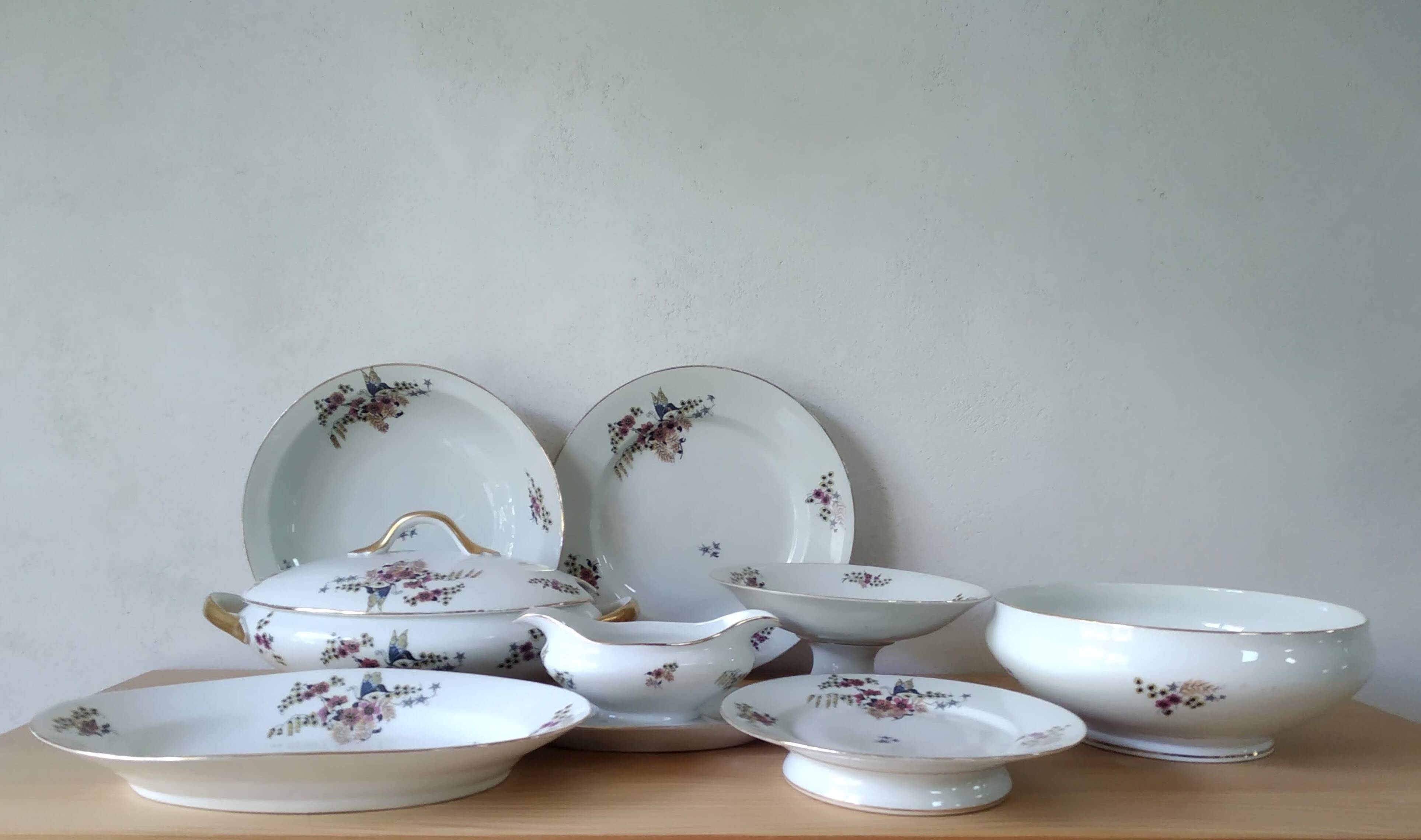 55-piece Limoges porcelain dinner service from the 1930s