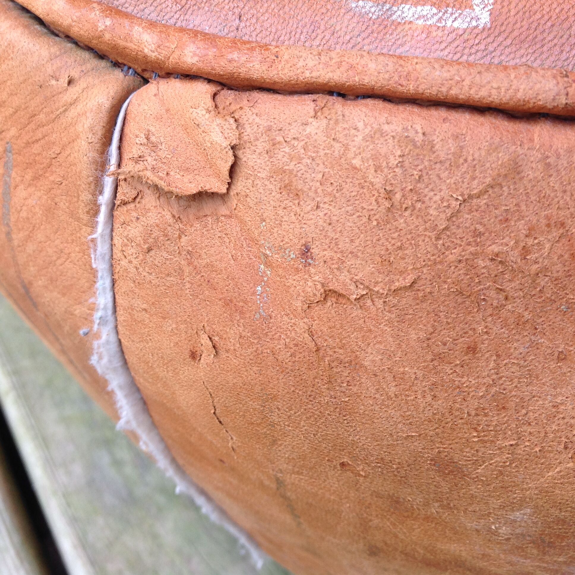 Leather pouf