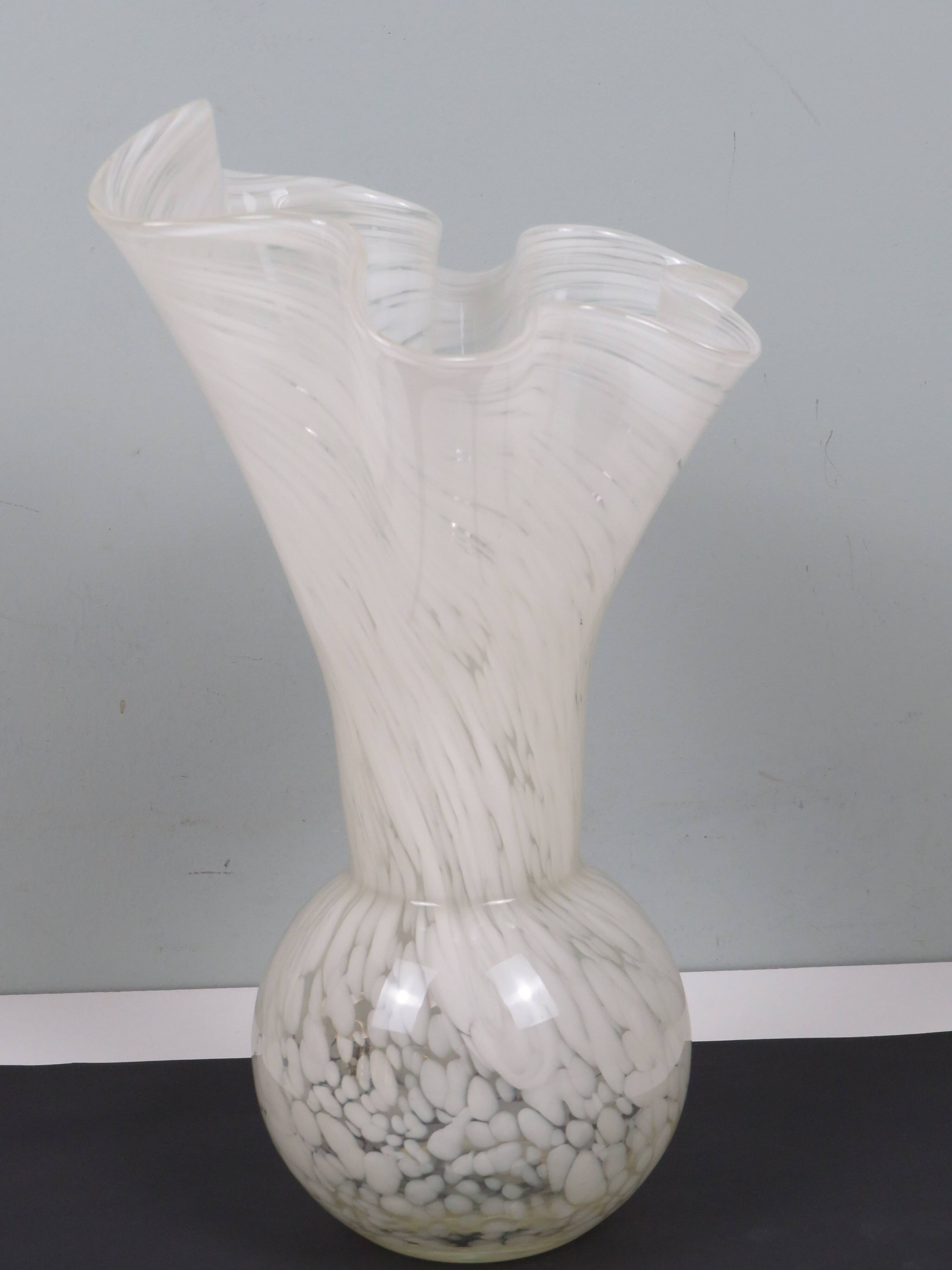 White Murano glass vase, Italy, mouth-blown vintage design