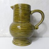 Pichet en barbotine en faïence de Sarreguemines