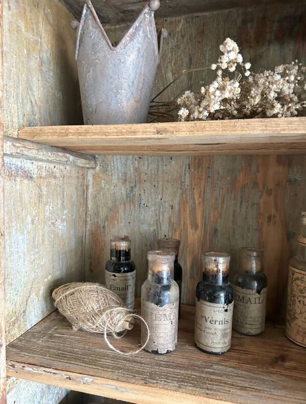 petite vitrine ancienne