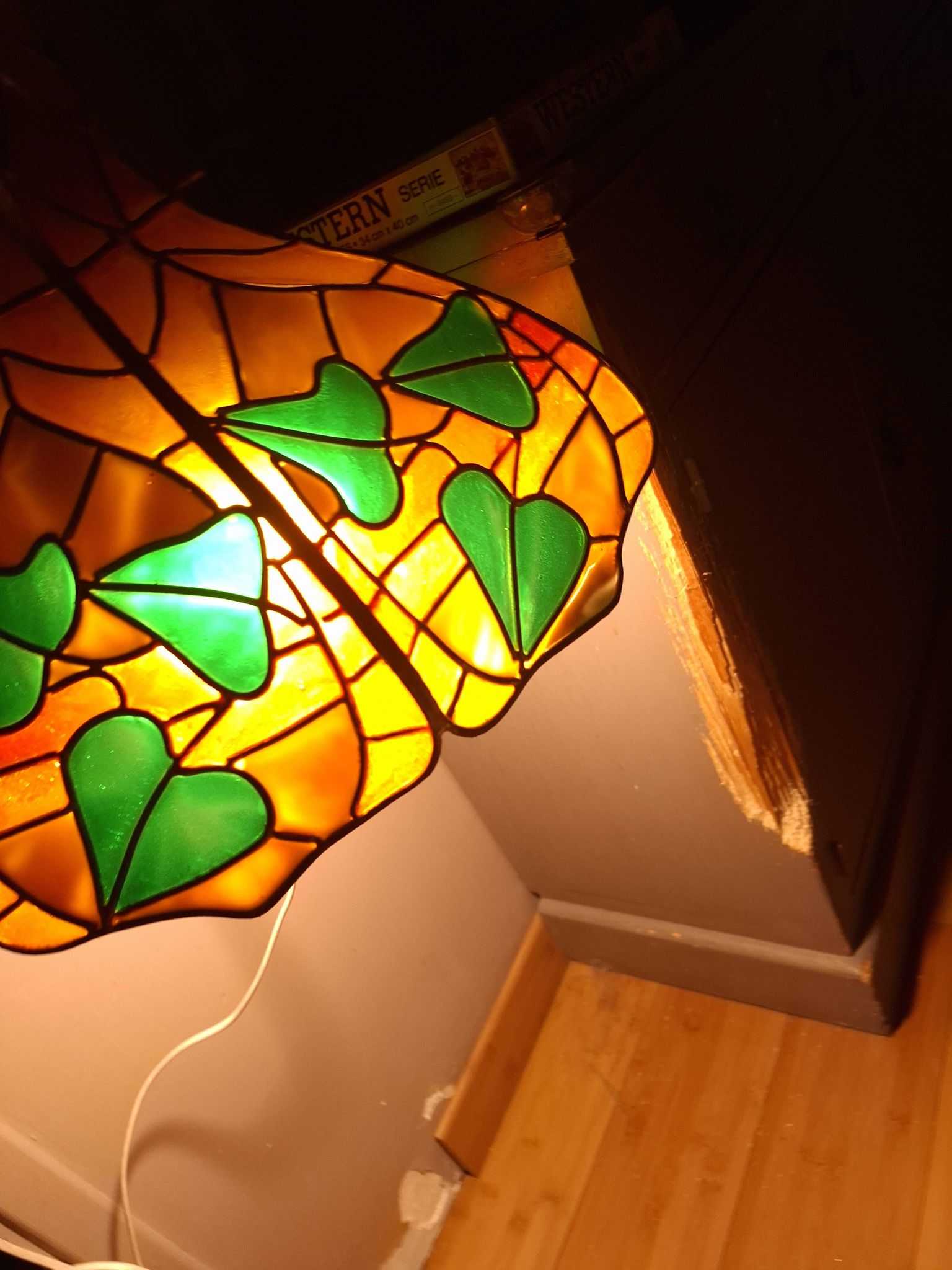 Tiffany-style stained glass pendant light