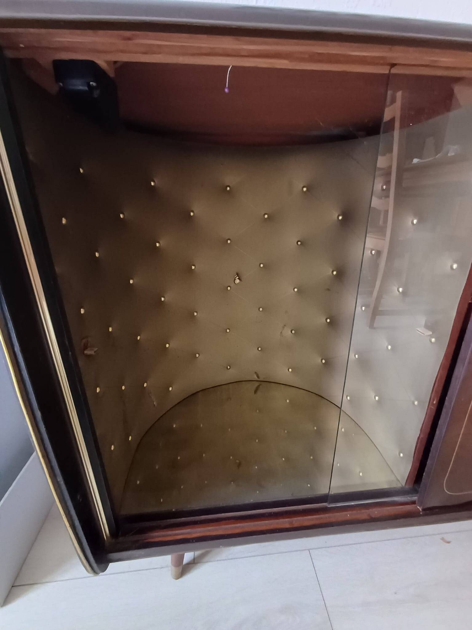 Vintage 1950s TV cabinet, with tapered legs.