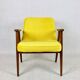 Fauteuil 366 en velours jaune de Józef Chierowski, années 1970