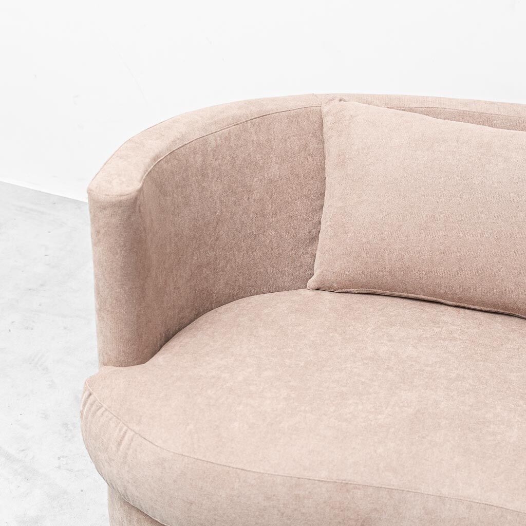 Vintage curved sofa in brown fabric – Italian design from the 1970s modernism