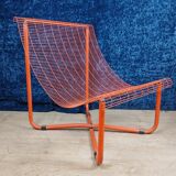 table and armchair: SKALBODA model in metal wire created by Niels