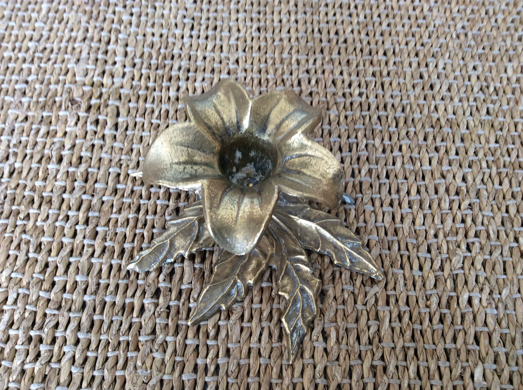 Bougeoir fleur en bronze doré