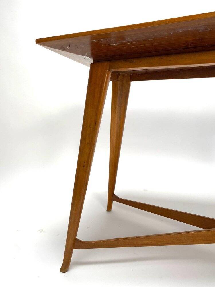 Wooden Coffee Table in the style of Gio Ponti, Italy, 1950s