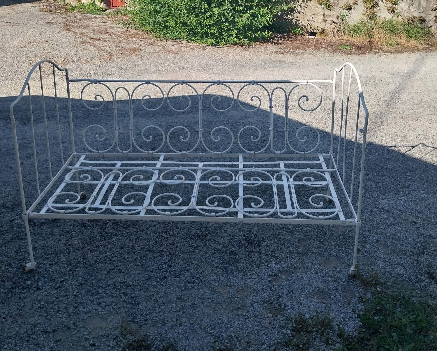 Wrought iron sofa bed