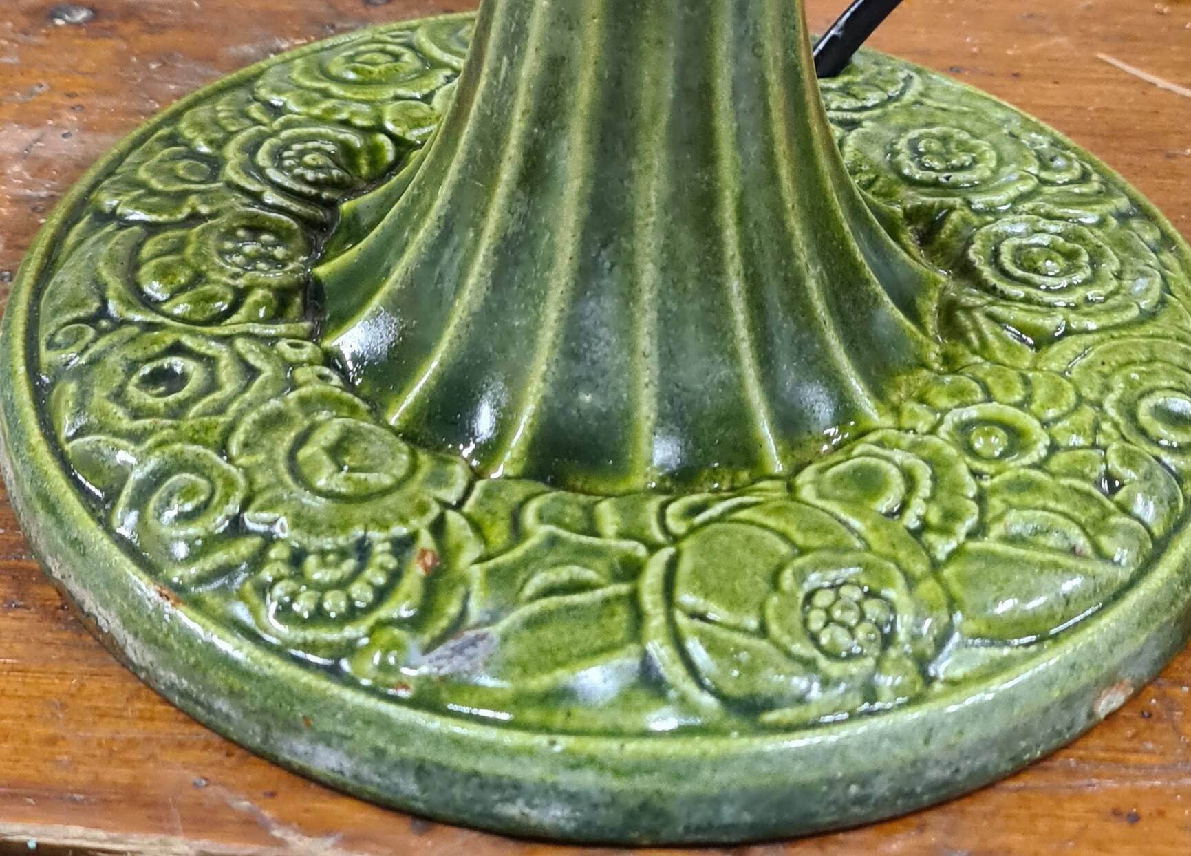 Varnished cast iron lamp and hammered brass lampshade 1920 art deco 32x23