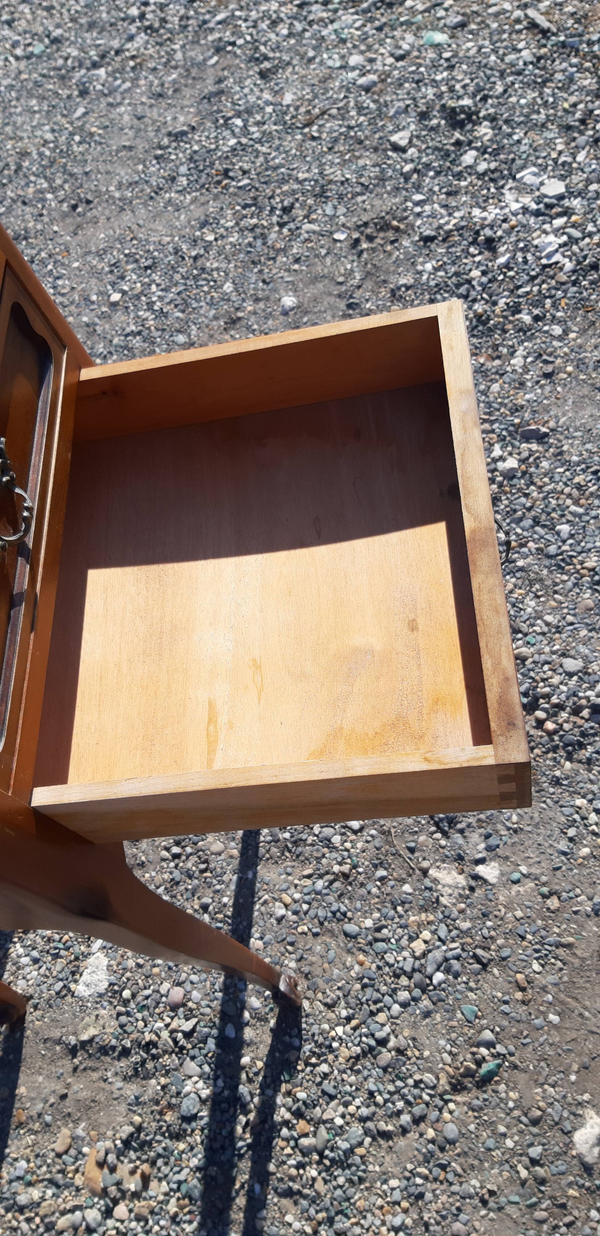 Bedside cherry 3 drawers