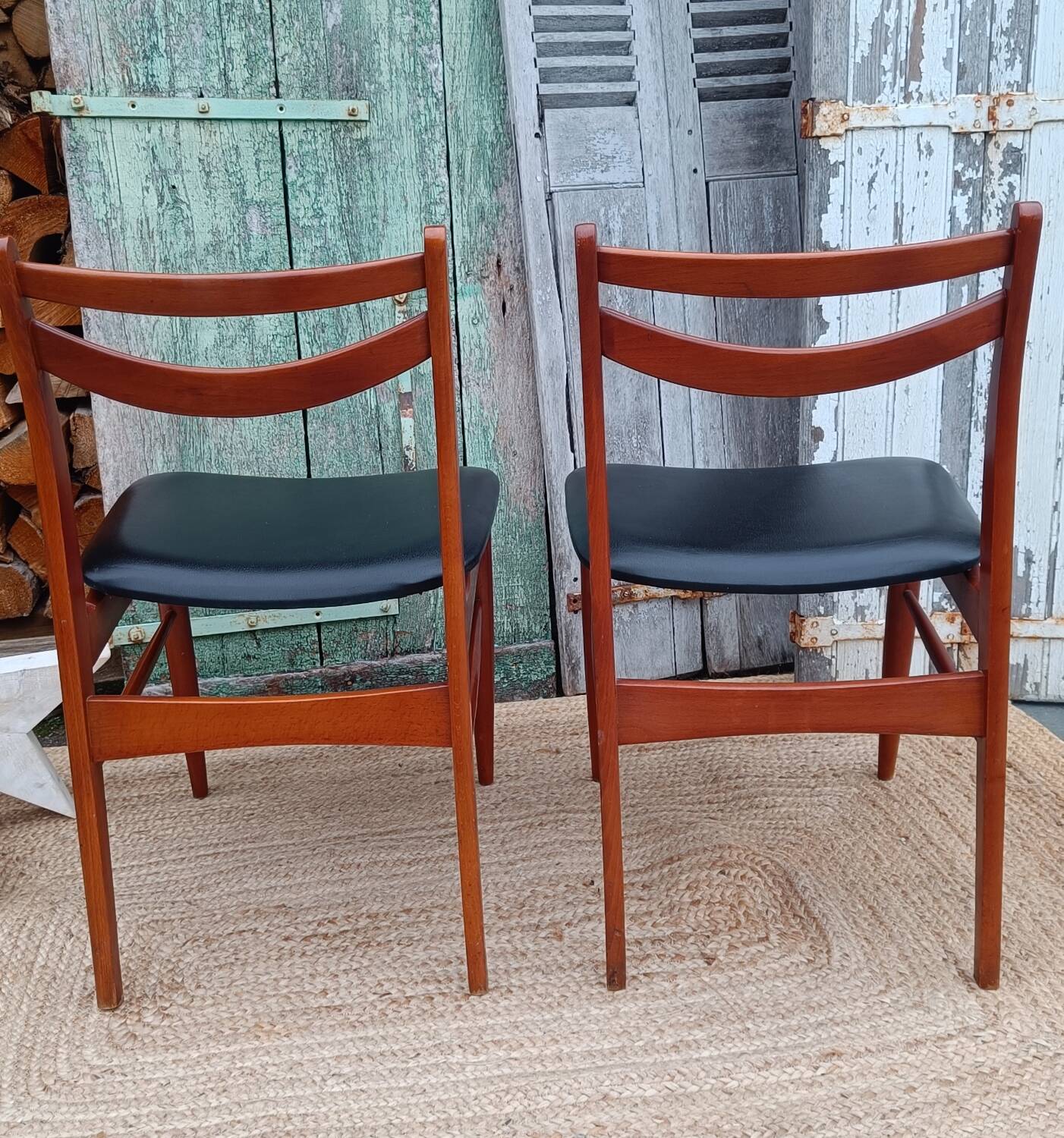 Scandinavian chairs, compass foot, skai