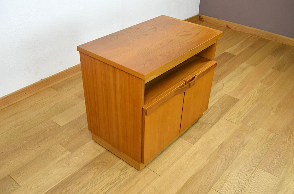 Meuble bas vintage en orme 1970 / 1980