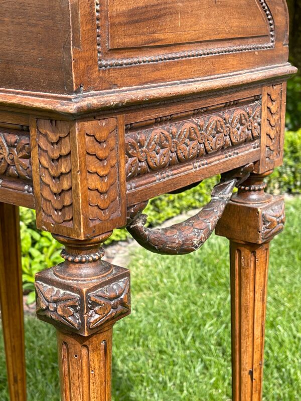 Chevet en noyer style louis xvi