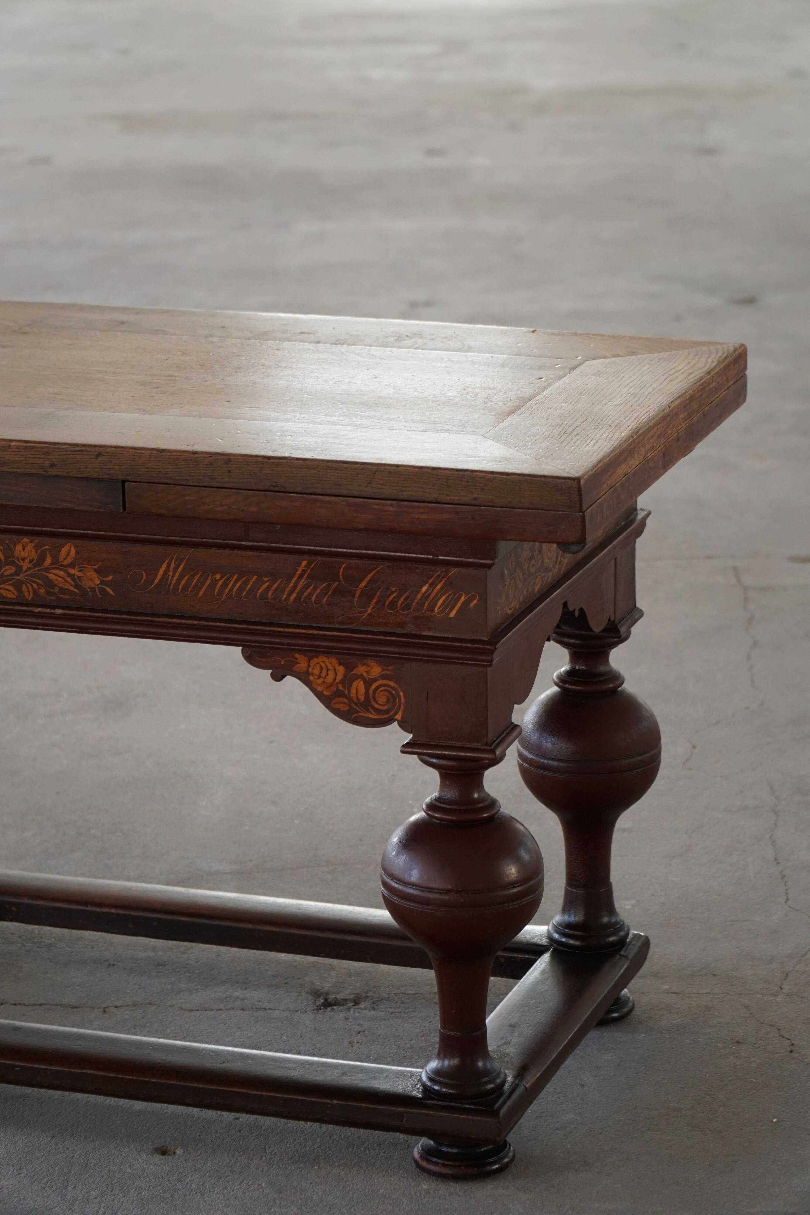 Extendable oak table with marquetry, Baroque, Danish cabinetmaker, 19th century.