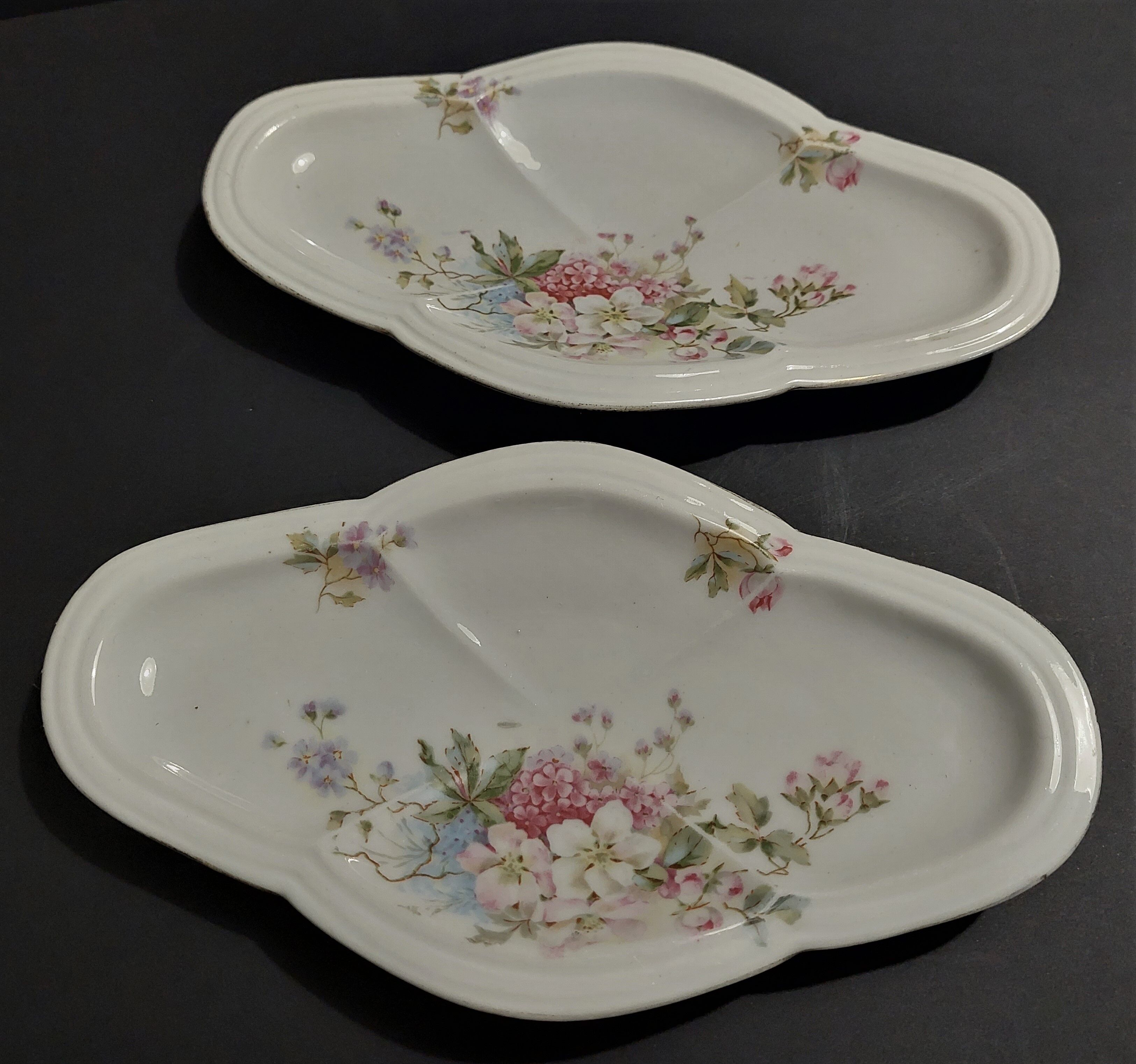 Pair of porcelain raviers floral decoration