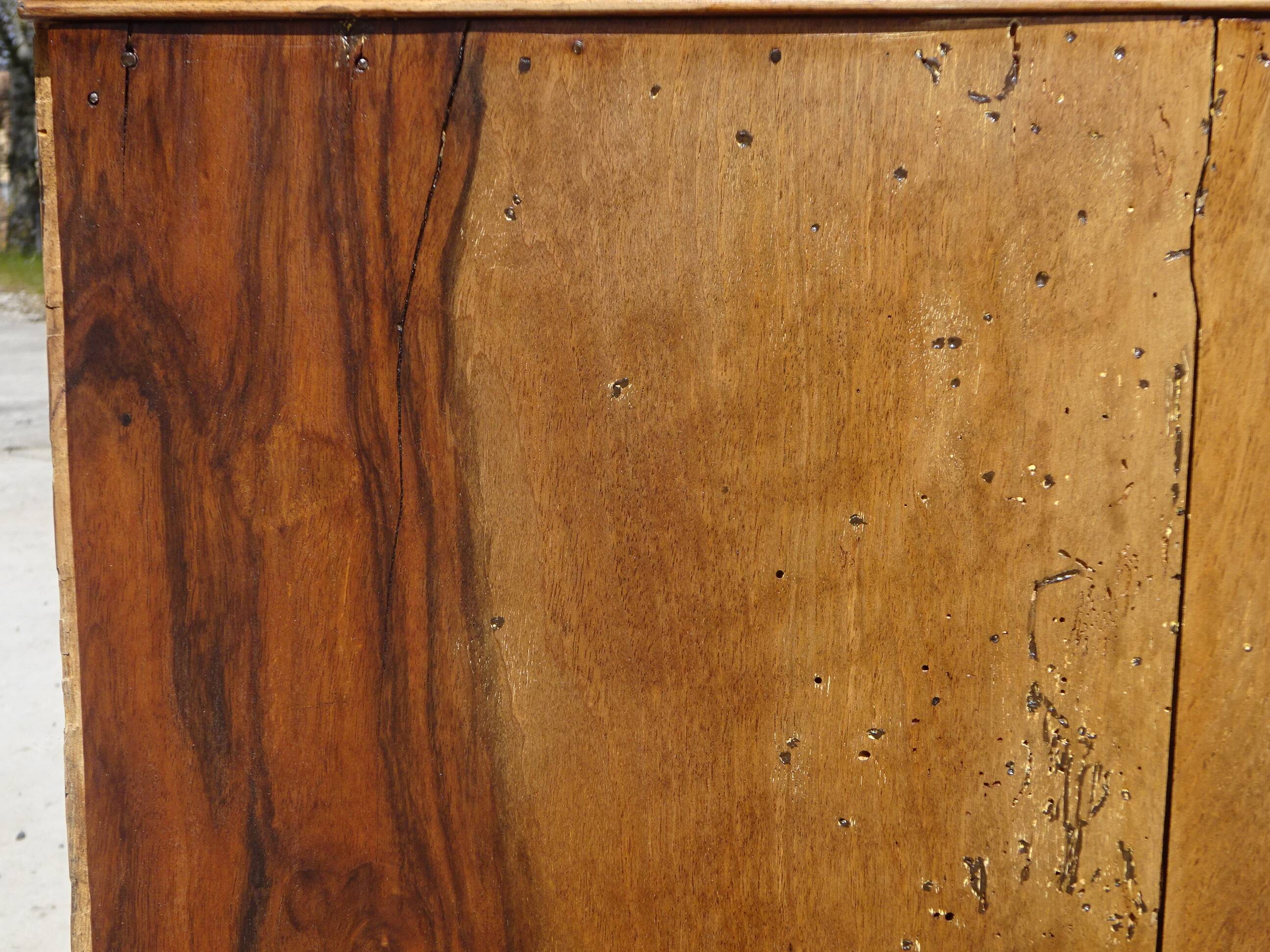 Antique Louis Philippe chest of drawers made entirely of walnut.