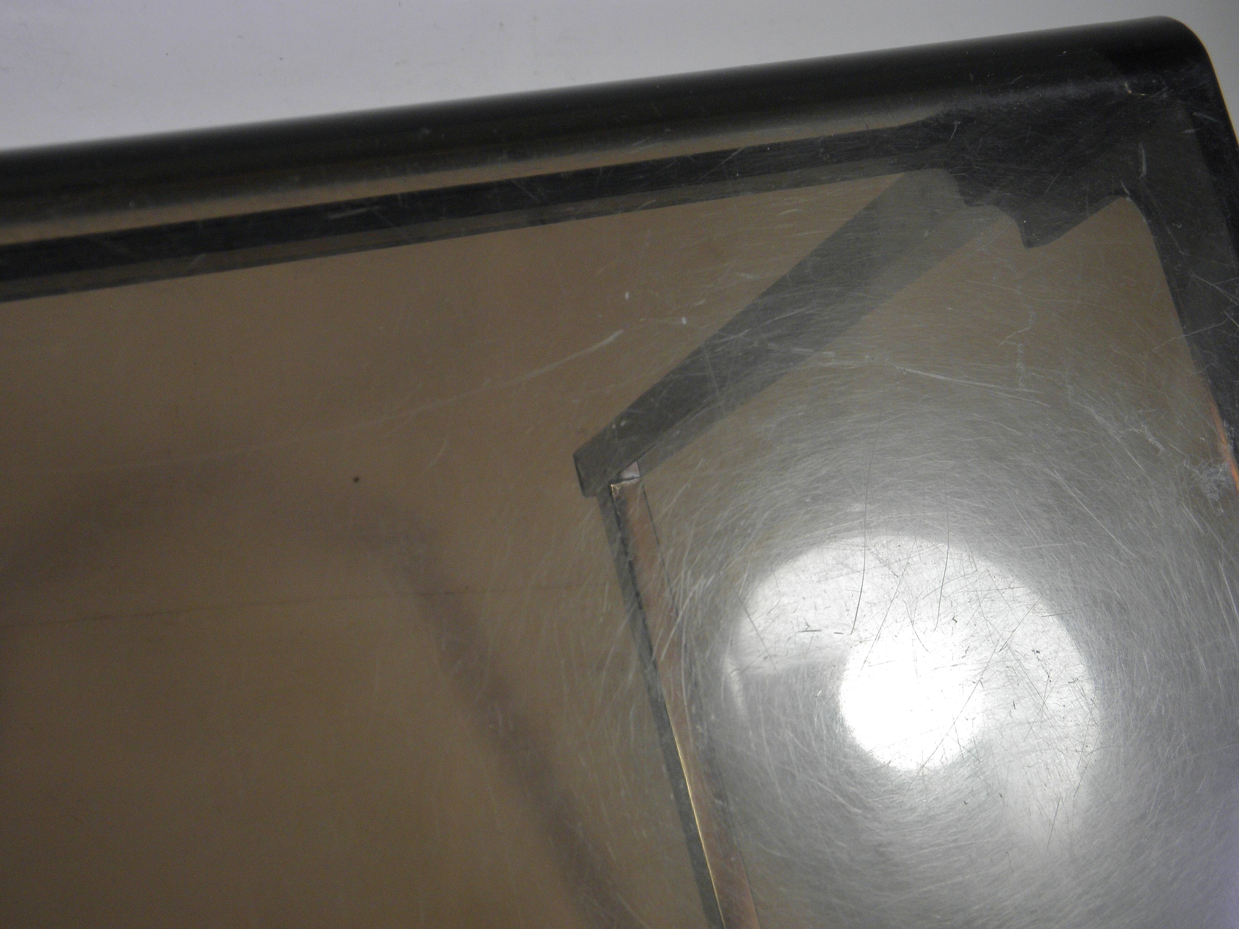 Table basse plexiglas et chrome - design 1970