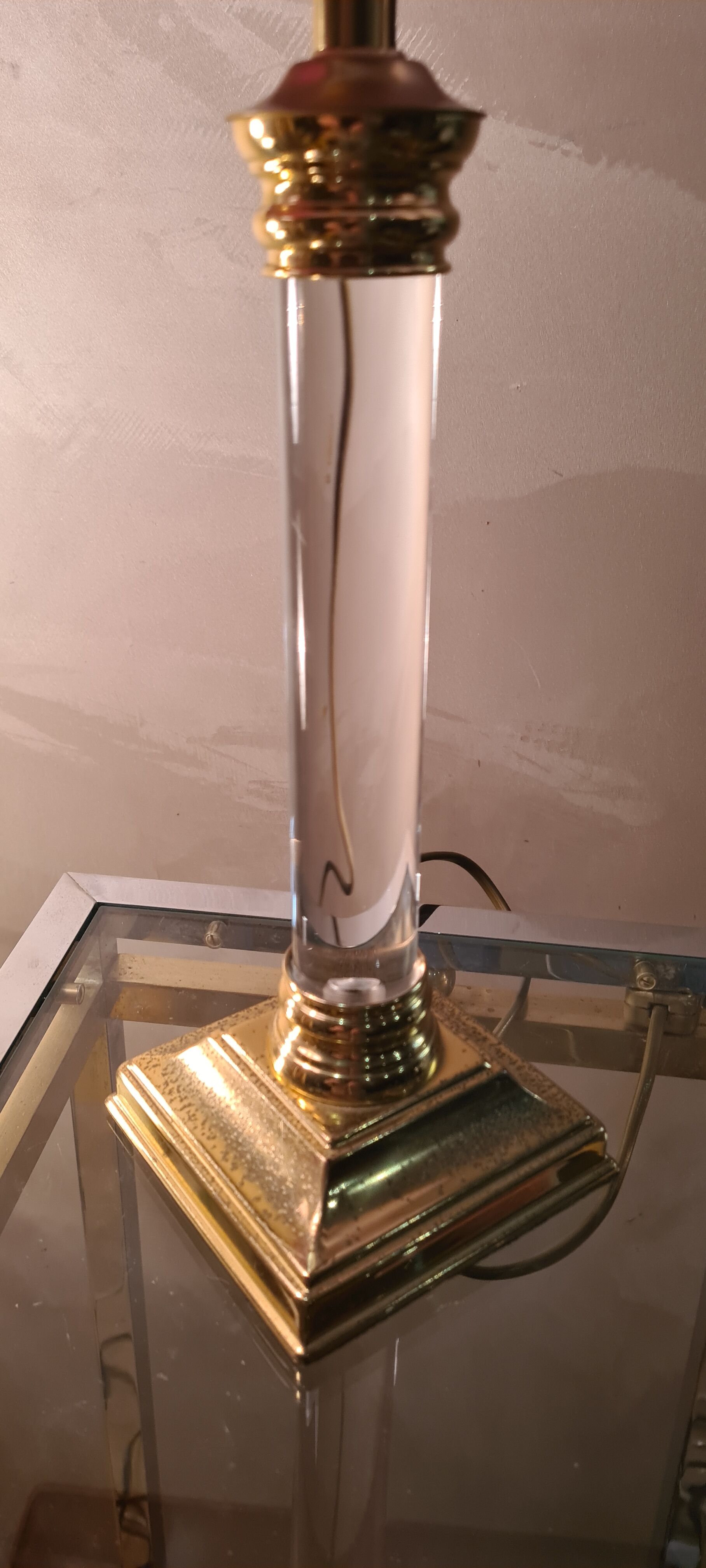 acrilic foot lamp 1950 has 70 trace on foot chrome gold pricked very well in its juice d epoque